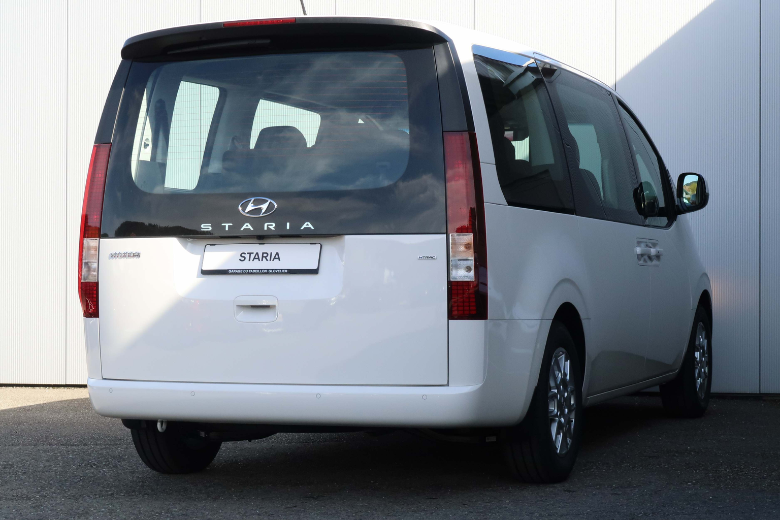 HYUNDAI Staria Wagon 2.2 CRDI Amplia 4WD Auto. 9pl.