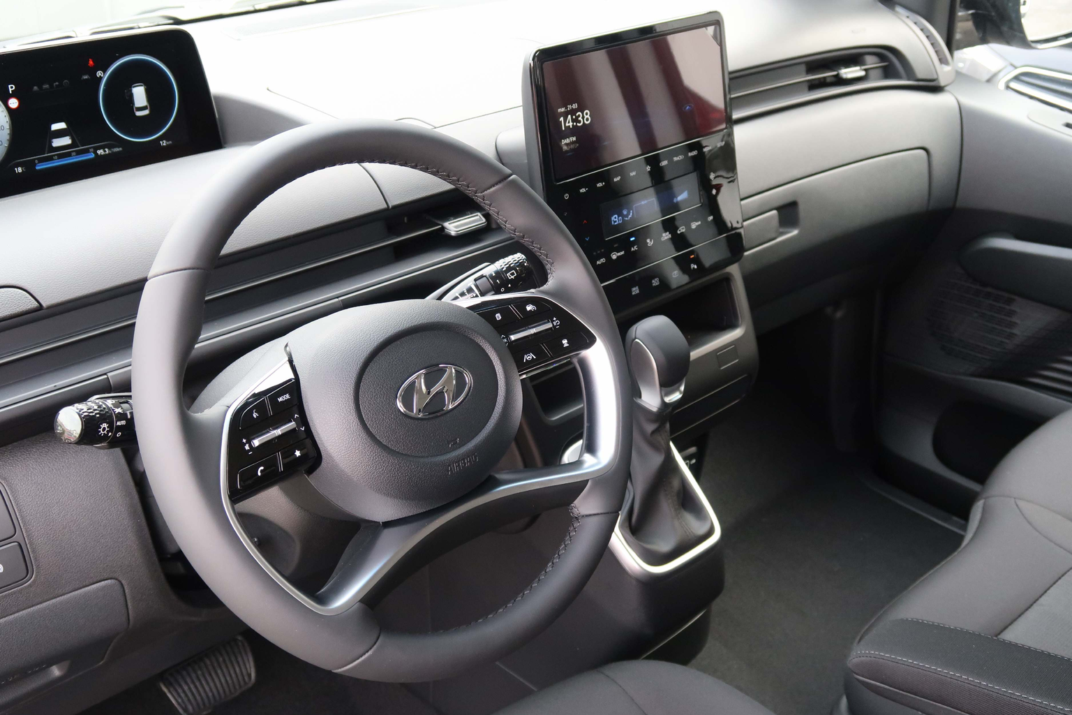 HYUNDAI Staria Wagon 2.2 CRDI Amplia 4WD Auto. 9pl.