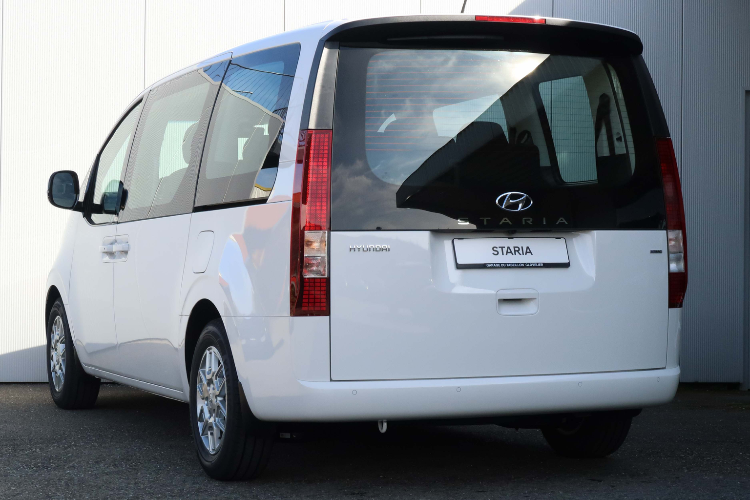 HYUNDAI Staria Wagon 2.2 CRDI Amplia 4WD Auto. 9pl.