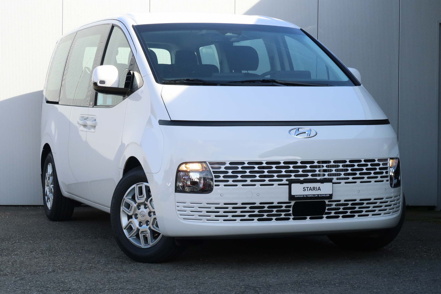 HYUNDAI Staria Wagon 2.2 CRDI Amplia 4WD Auto. 9pl.