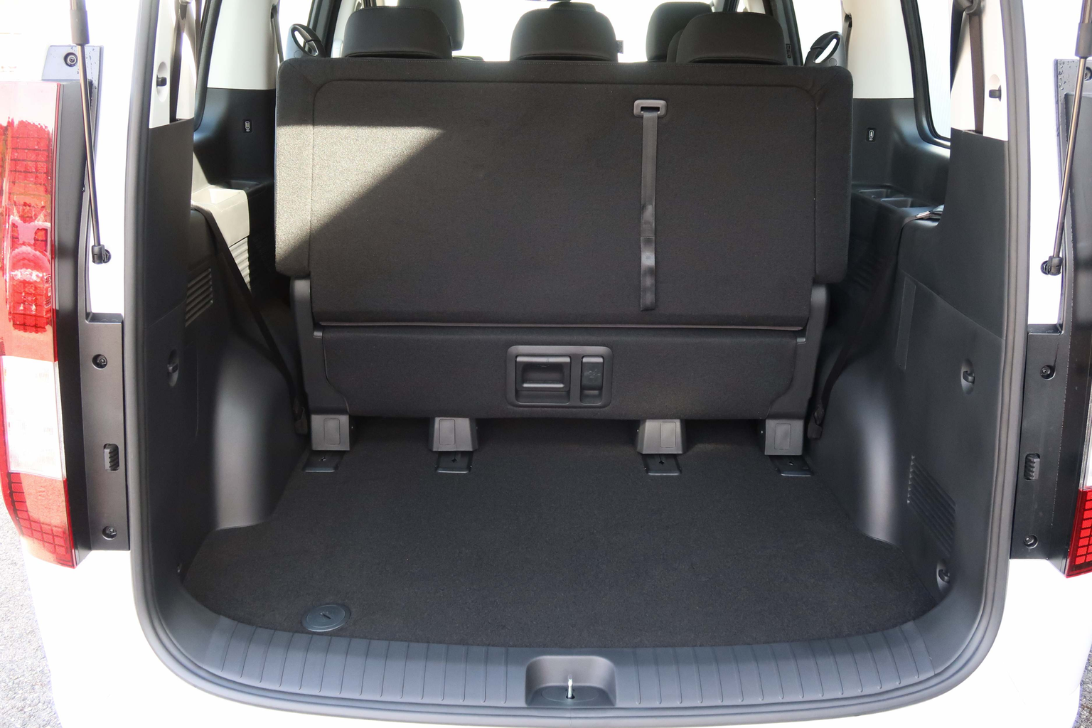 HYUNDAI Staria Wagon 2.2 CRDI Amplia 4WD Auto. 9pl.