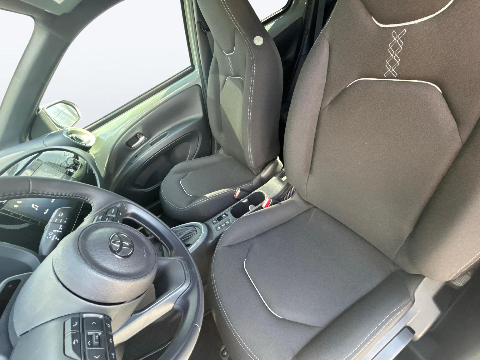 TOYOTA Aygo X 1.5 VVT-i HSD Trend