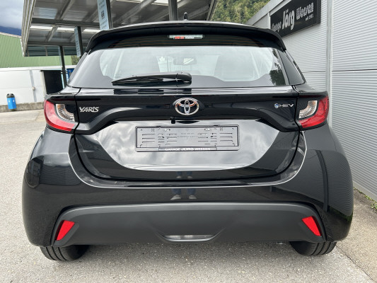 TOYOTA Yaris 1.5 Comfort e-CVT