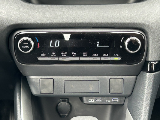 TOYOTA Yaris 1.5 Comfort e-CVT