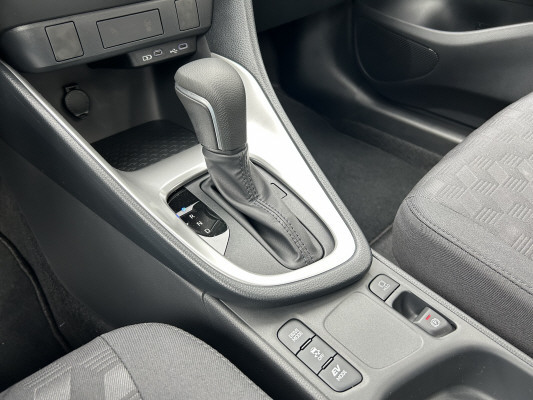 TOYOTA Yaris 1.5 Comfort e-CVT
