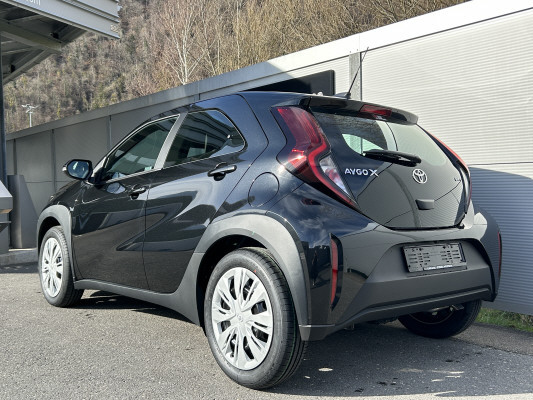TOYOTA Aygo X 1.5 com. com.