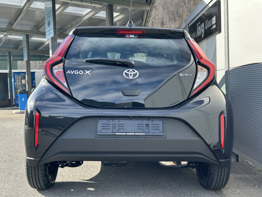 TOYOTA Aygo X 1.5 com. com.