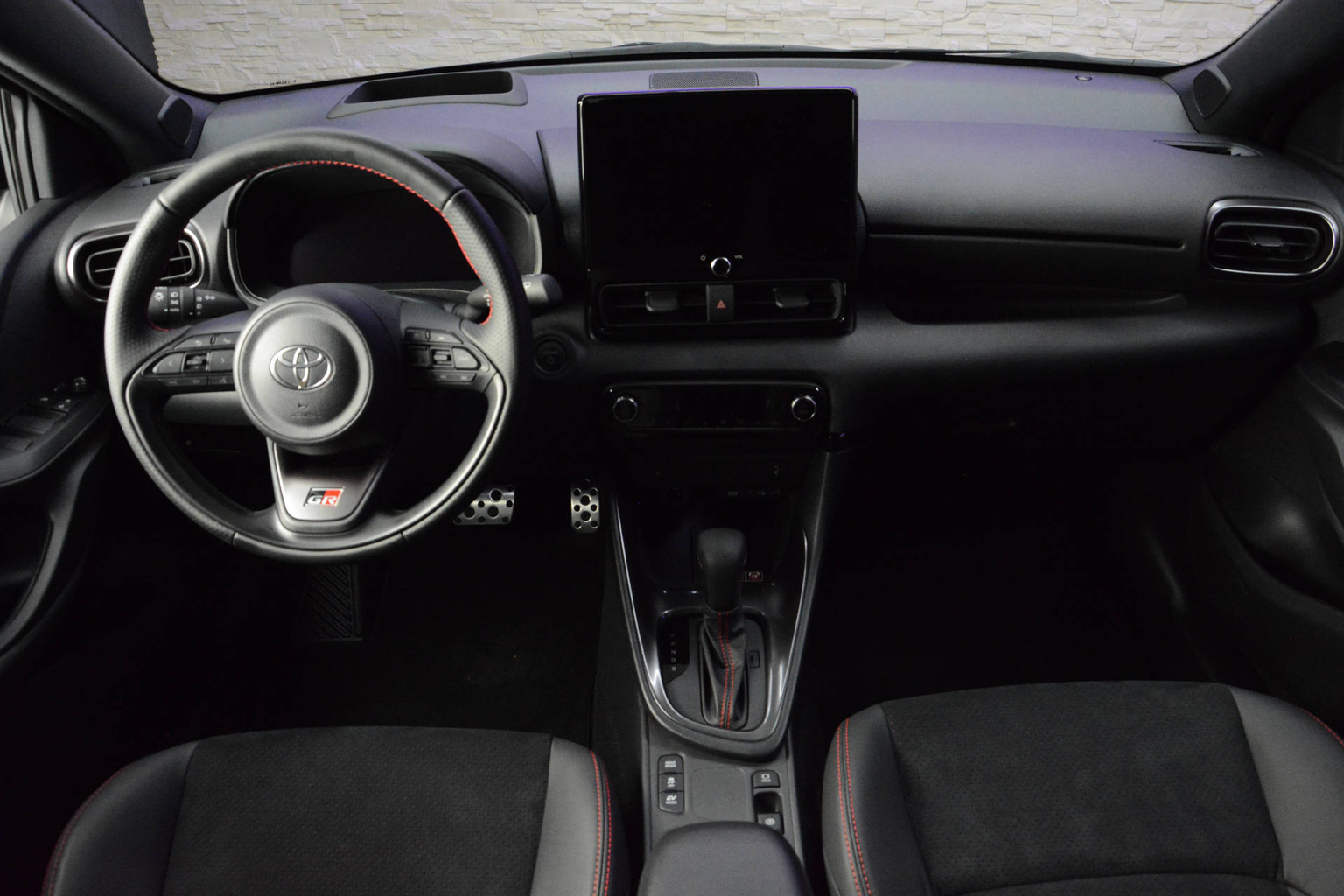 TOYOTA Yaris 1.5 VVT-i HSD GR Sport