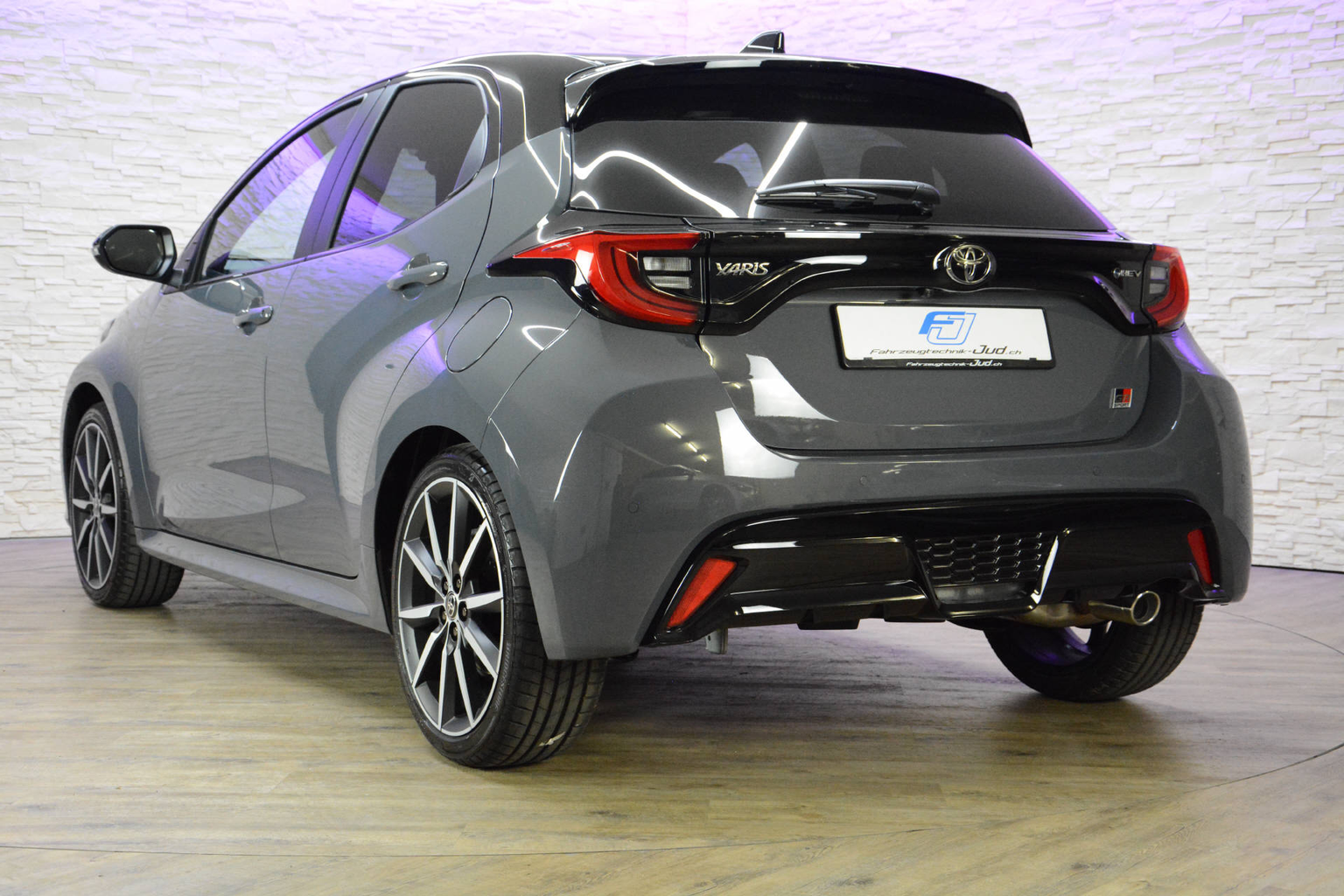 TOYOTA Yaris 1.5 VVT-i HSD GR Sport