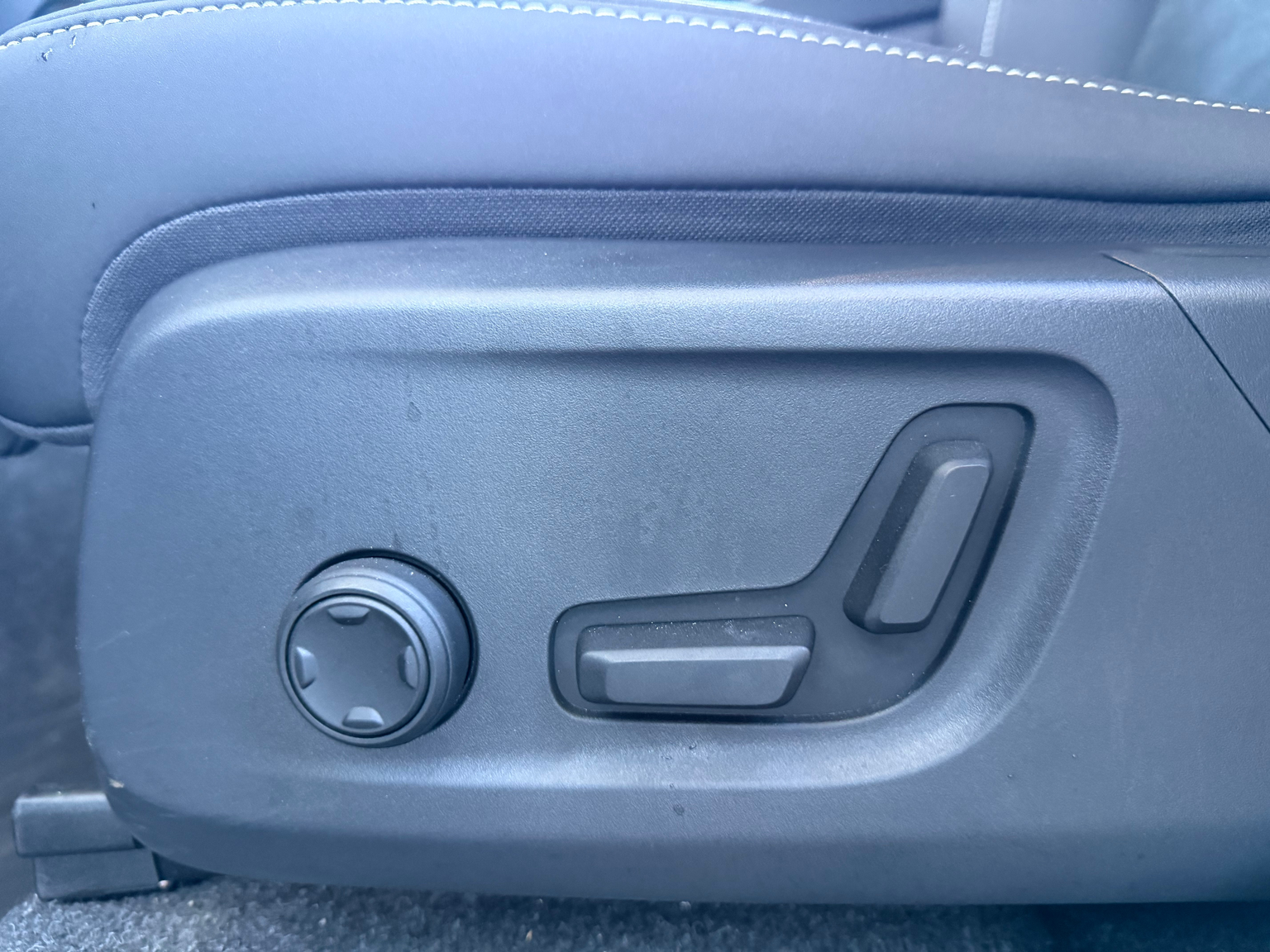 VOLVO C40 Recharge E80 AWD Ultimate HEICO