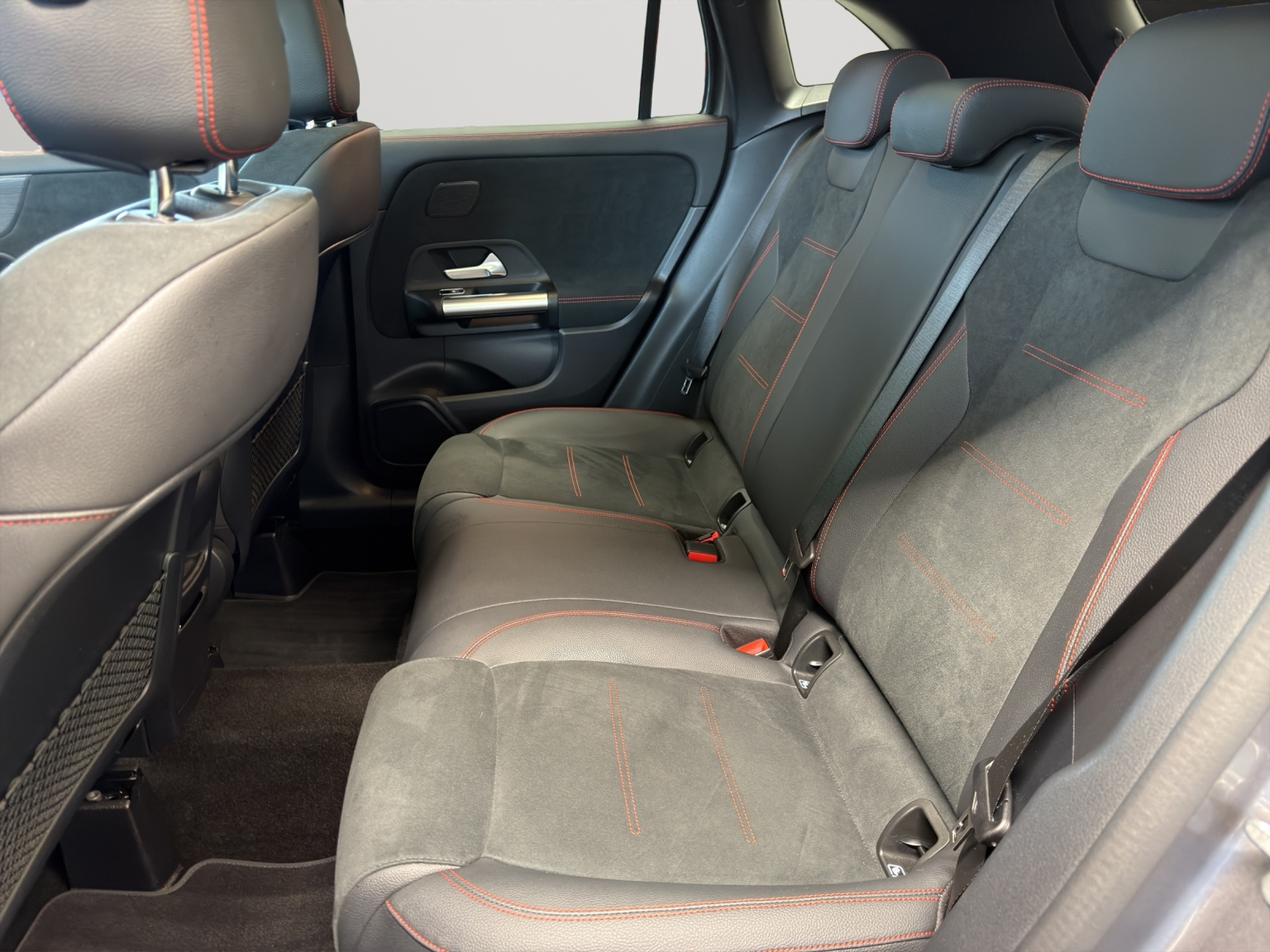 MERCEDES-BENZ GLA 250 4Matic 8G-DCT