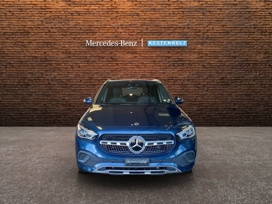 MERCEDES-BENZ GLA 180 Progressive 7G-D