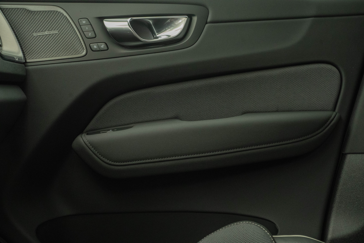 VOLVO XC60 2.0 T6 TE Black Edition eAWD