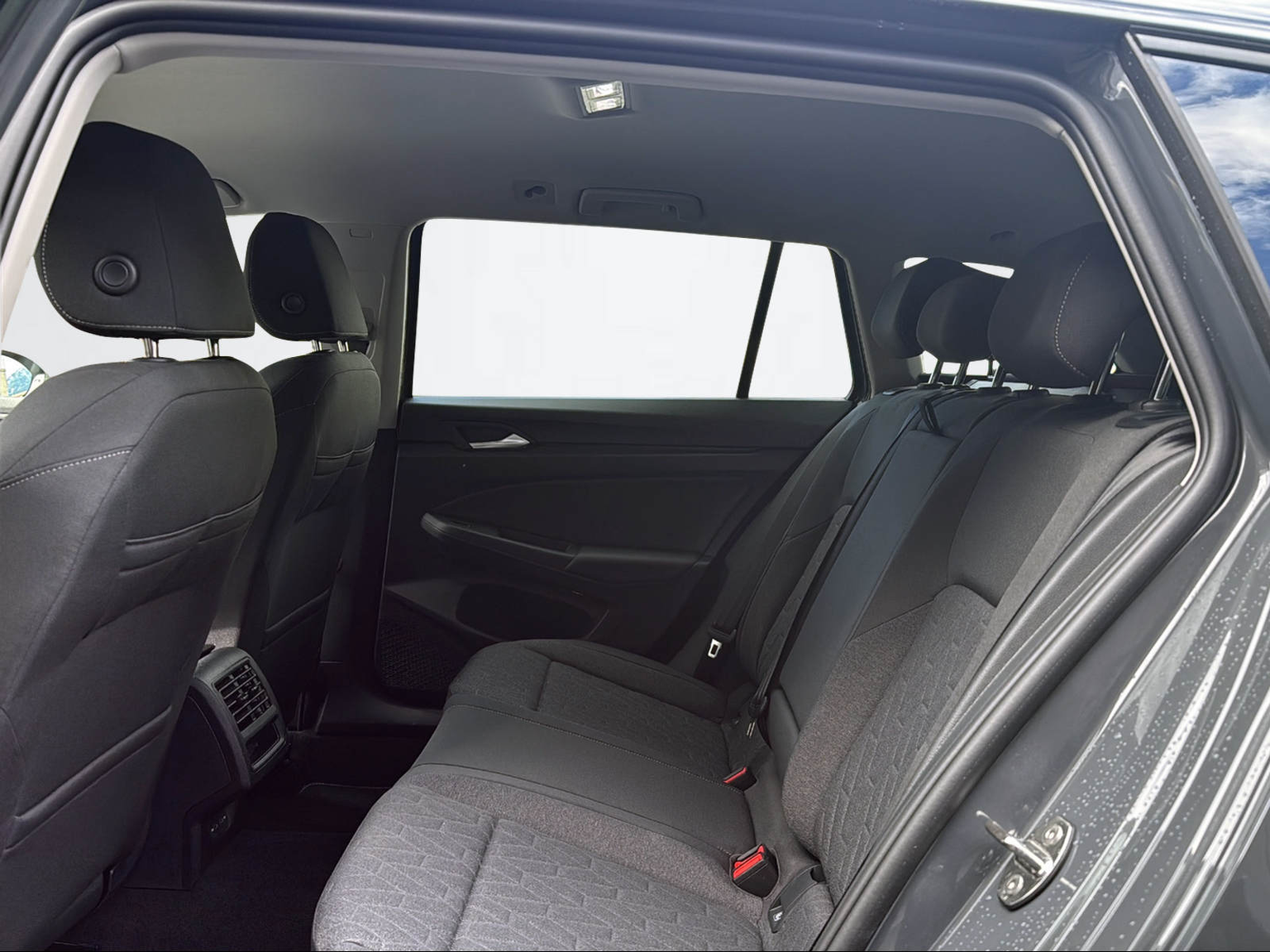 VW Golf VIII Variant 1.5 eTSI Life DSG