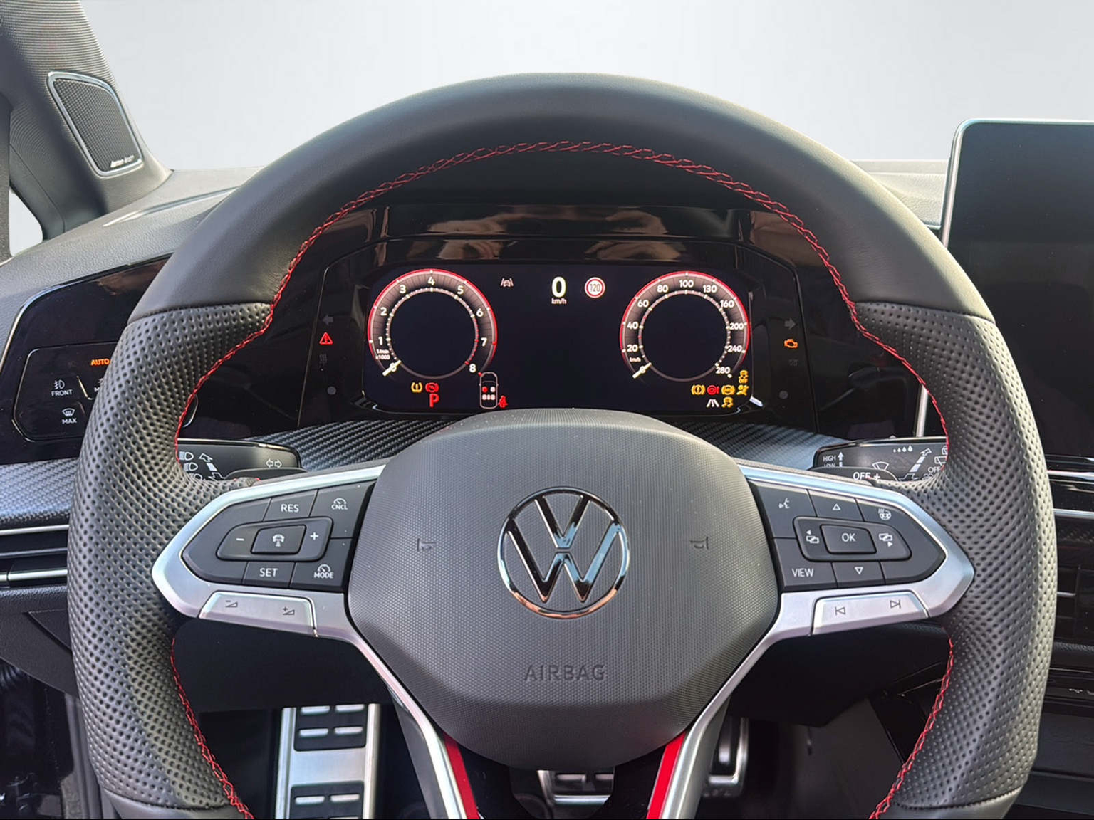 VW Golf VIII 2.0 TSI GTI DSG