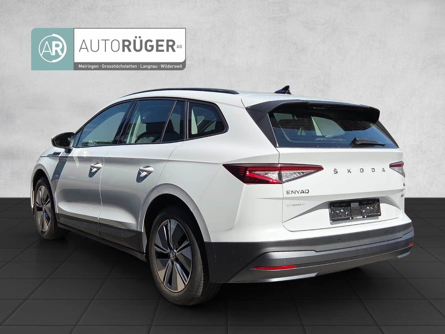 SKODA Enyaq iV 60 // gepflegtes Fahrzeug 8-fach bereift, im Kundenauftrag zu verkaufen