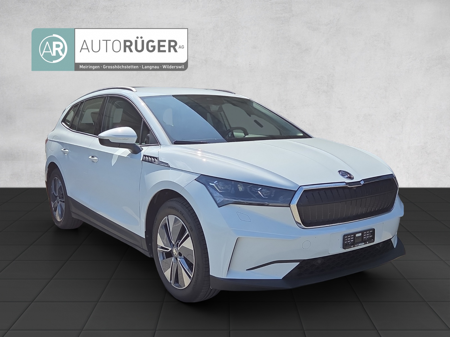 SKODA Enyaq iV 60 // gepflegtes Fahrzeug 8-fach bereift, im Kundenauftrag zu verkaufen