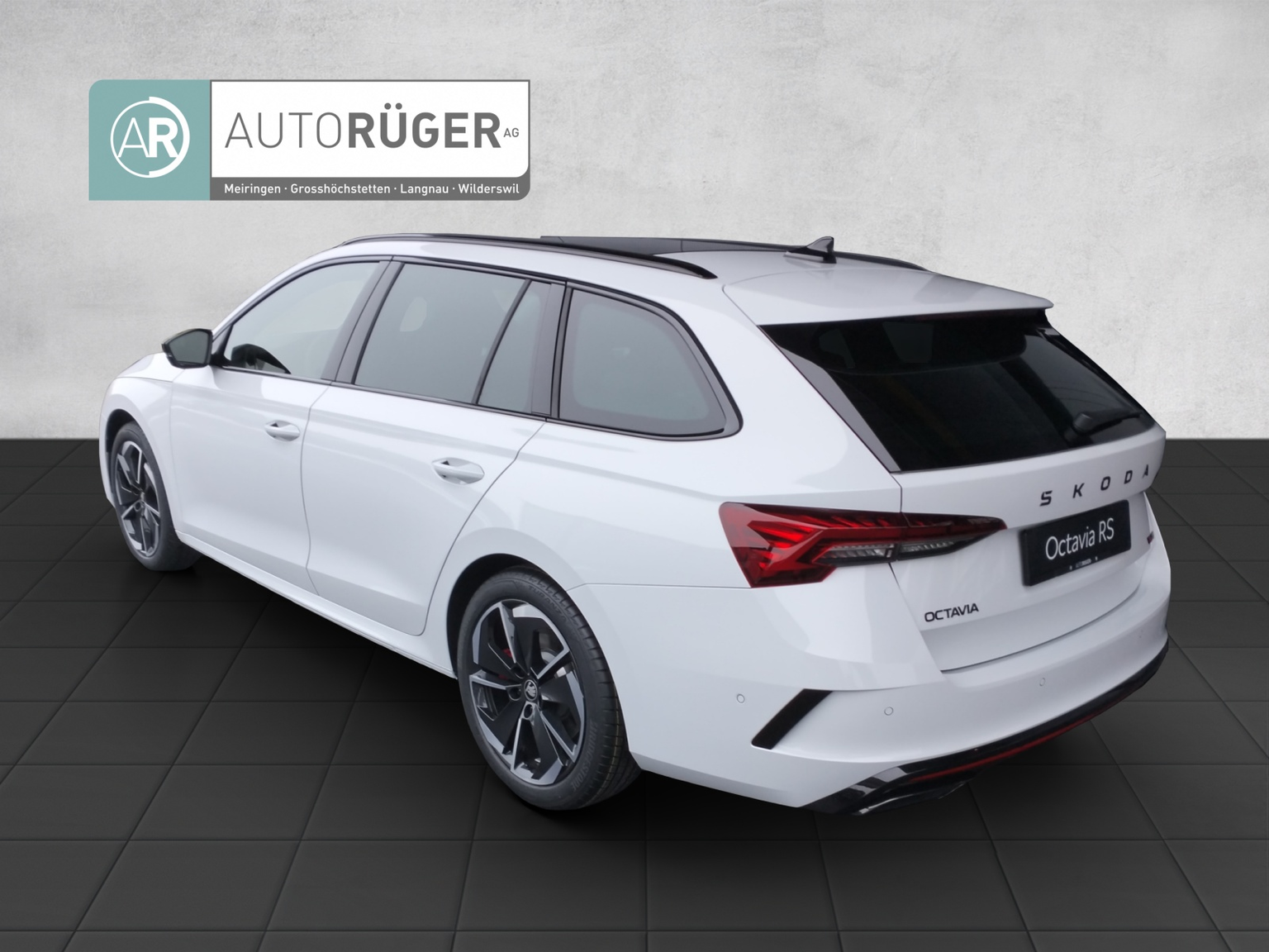 SKODA Octavia Combi 2.0 TSI DSG RS