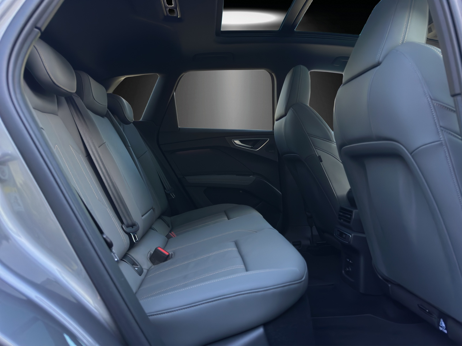 AUDI Q4 e-tron 50 quattro