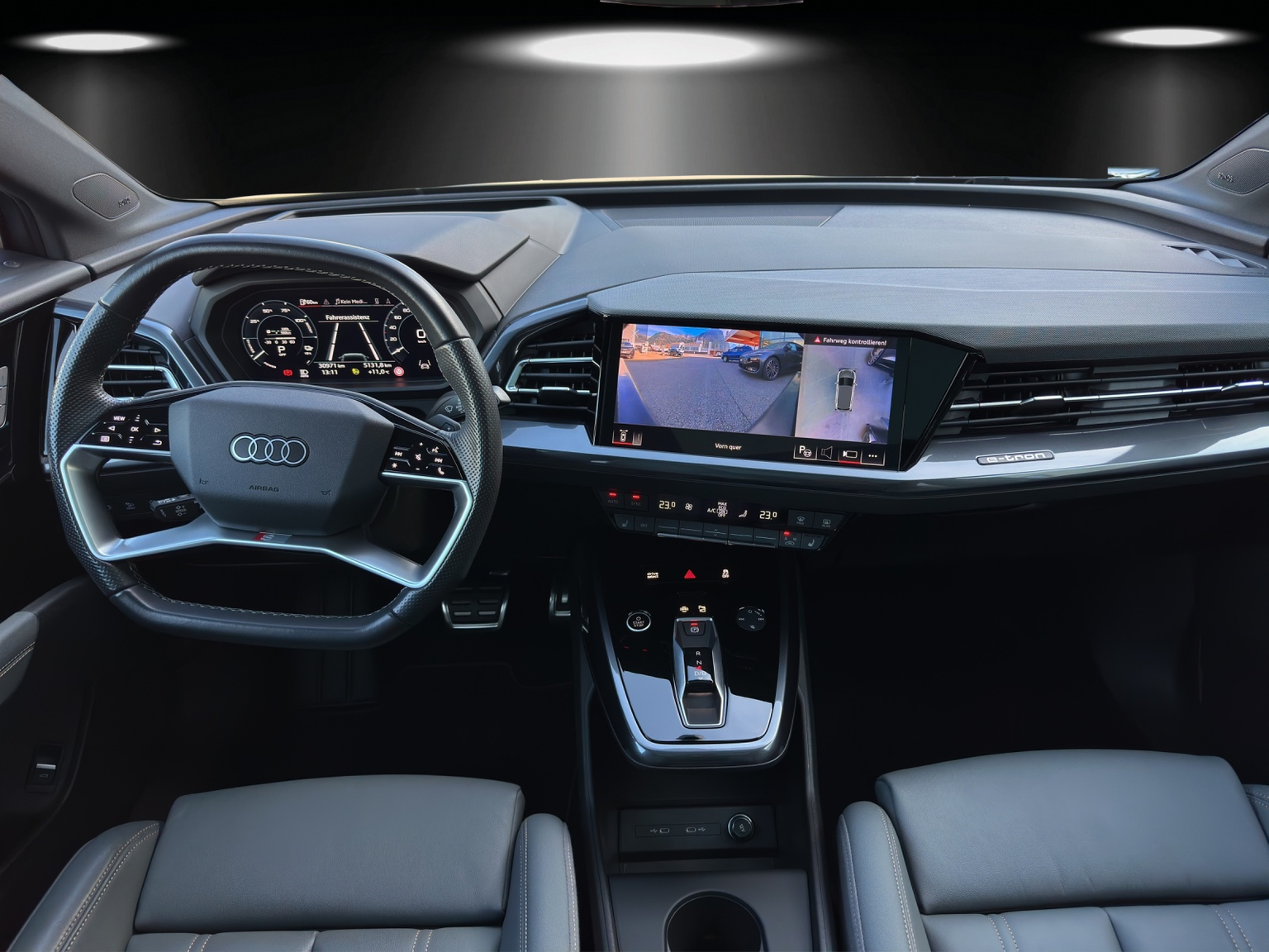 AUDI Q4 e-tron 50 quattro