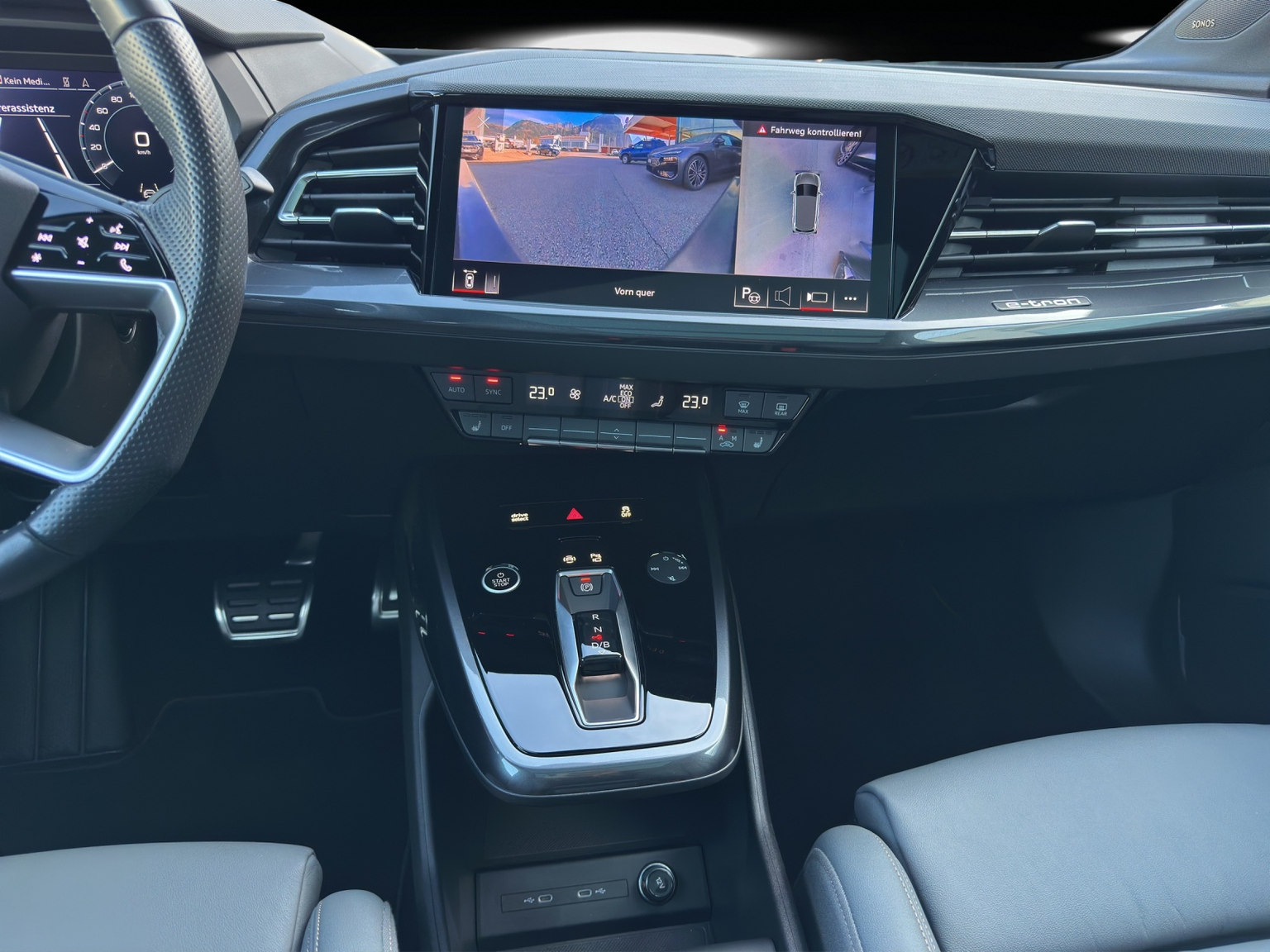 AUDI Q4 e-tron 50 quattro
