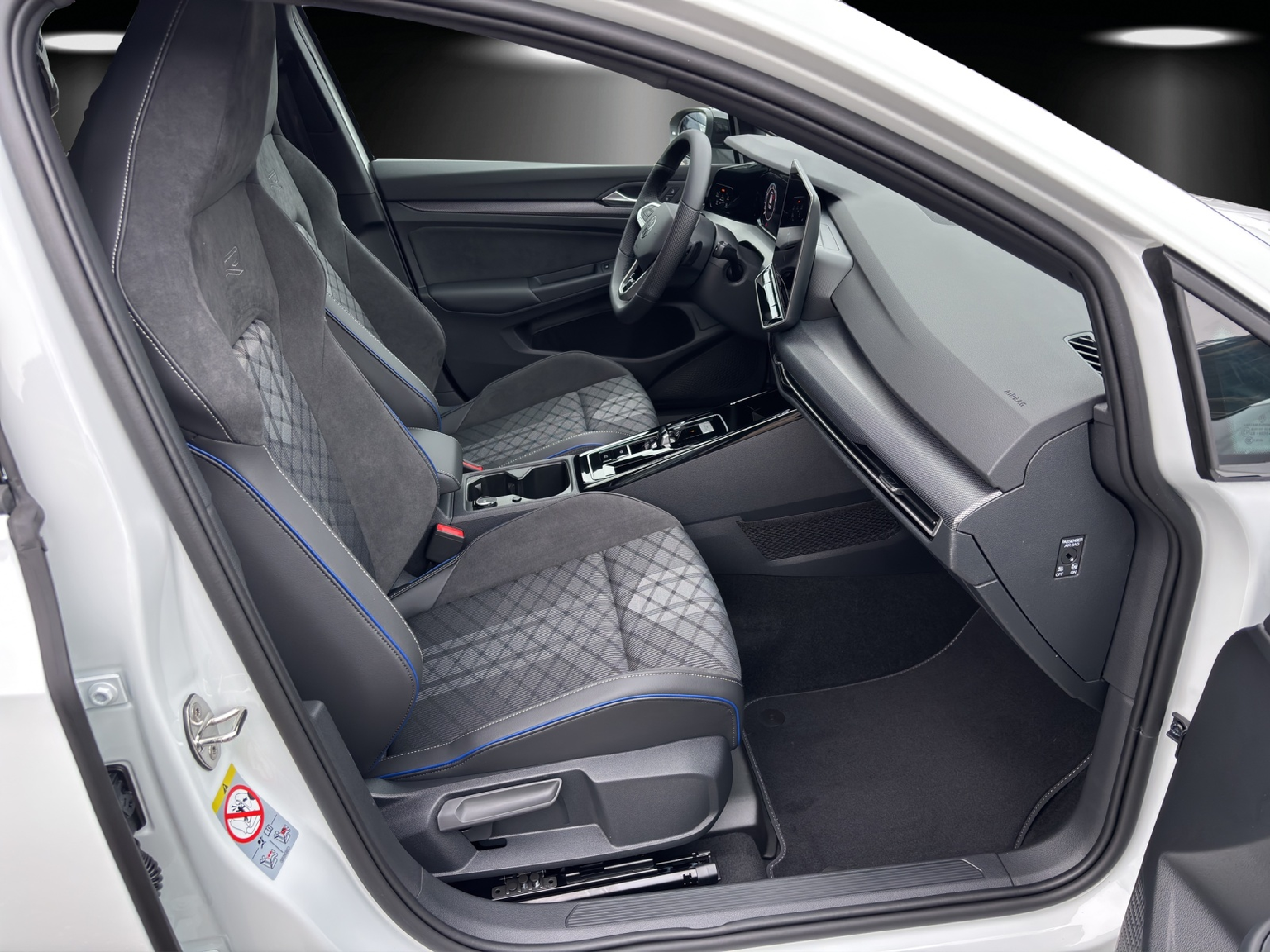 VW Golf 1.5 e TSI mHEV R-Line DSG