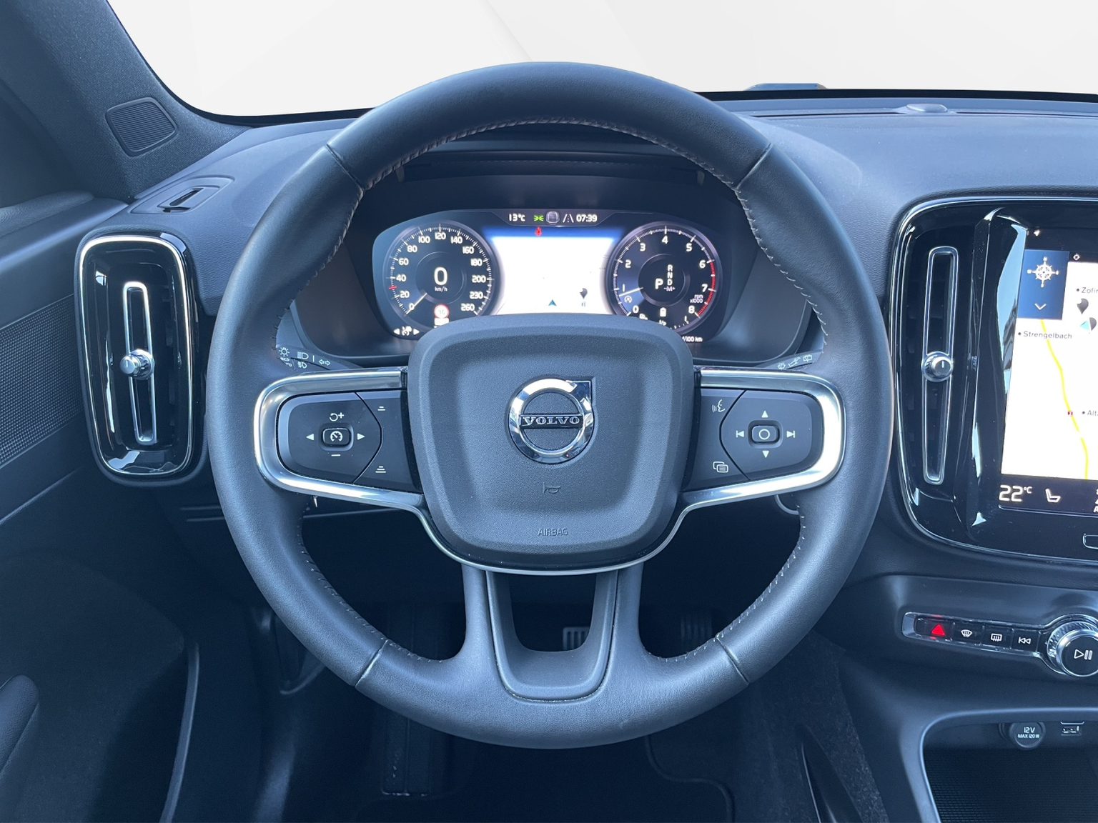VOLVO XC40 2.0 B4 MH Momentum AWD