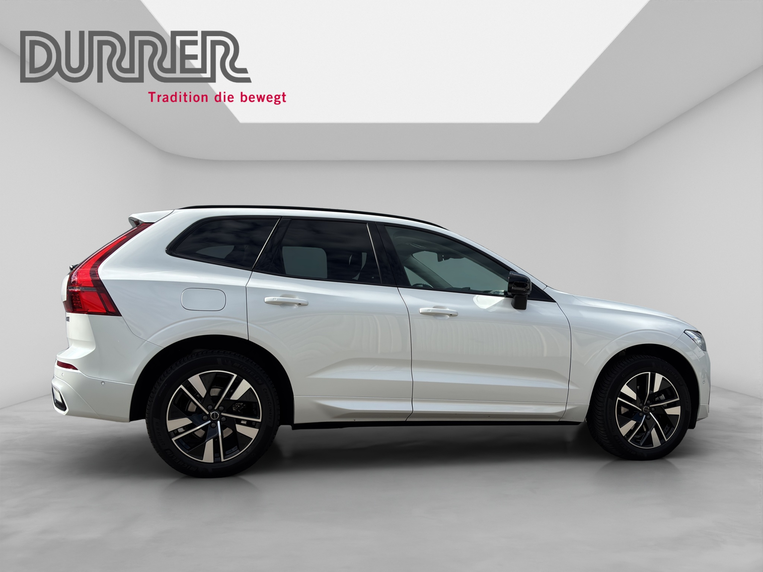 VOLVO XC60 2.0 B5 MH Plus Dark AWD