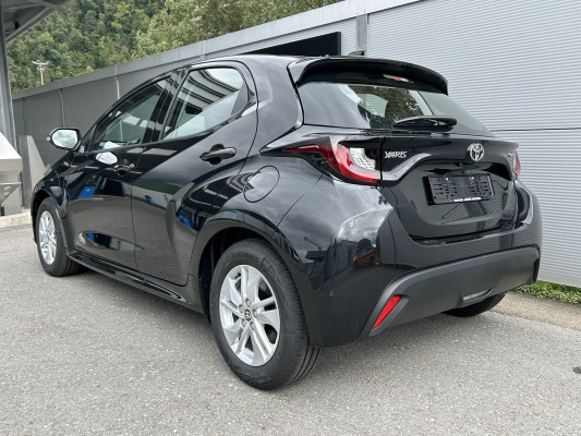 TOYOTA Yaris 1.5 Comfort e-CVT