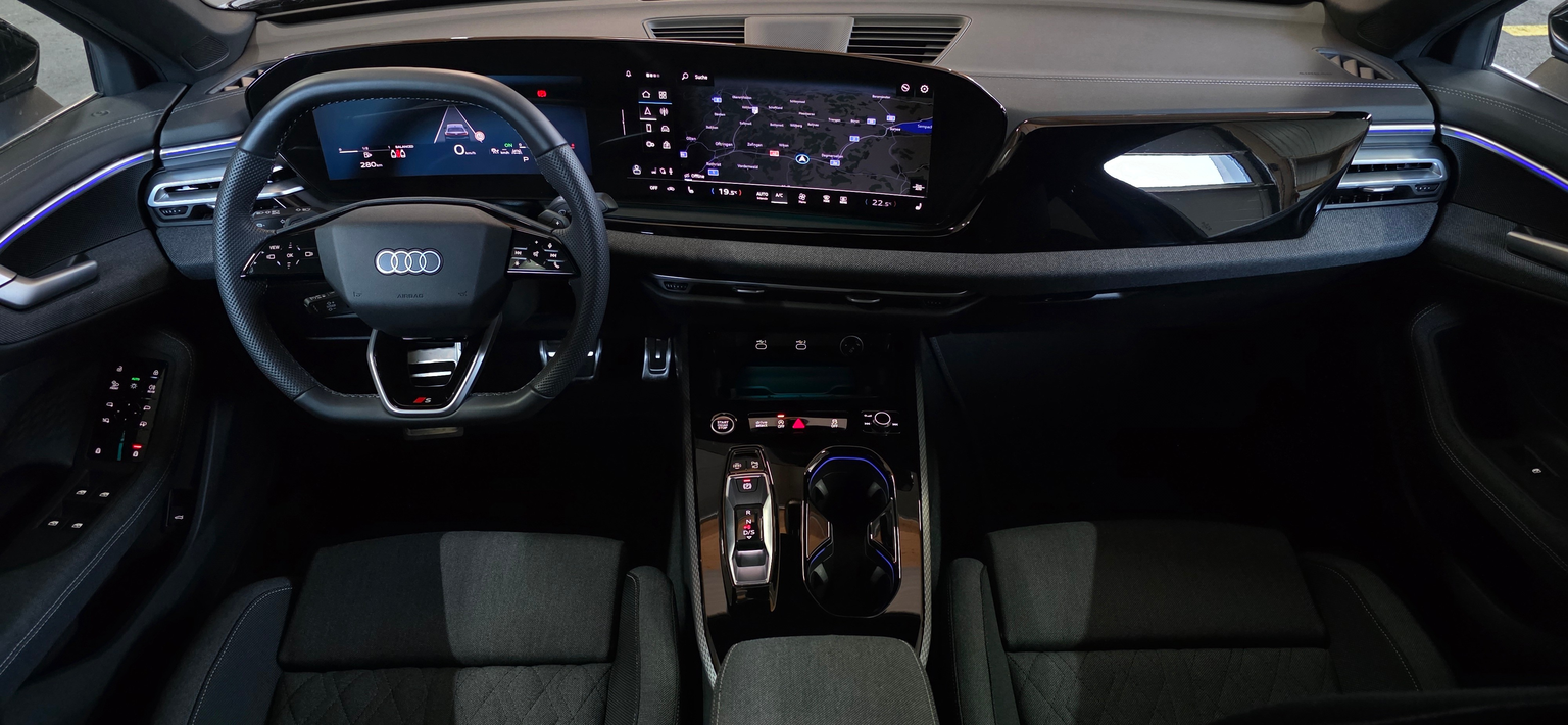 AUDI A5 Limousine TFSI S tronic S Line *Spurhalteassistent/Abstandsregler*Ambientelicht*CarPlay/AndroidAuto*Rückfahrkamera*