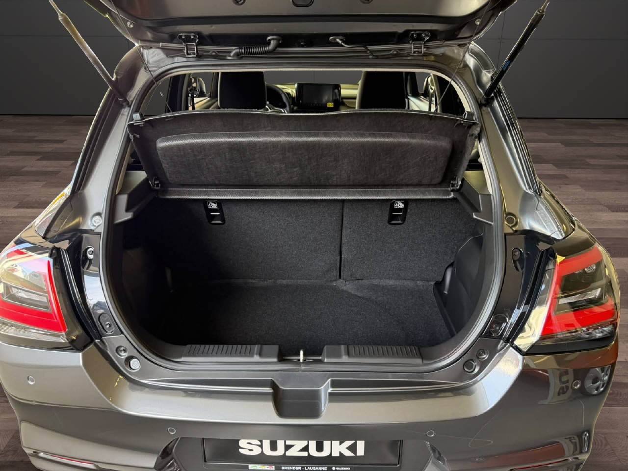 SUZUKI Swift 1.2 Sakura Hybrid