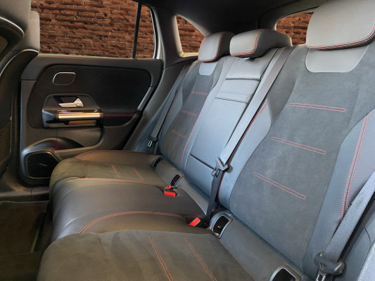 MERCEDES-BENZ EQA 300 4M Swiss Star AMG