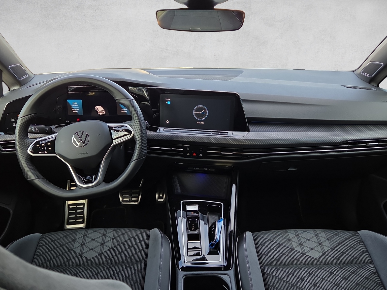 VW Golf 1.5 eTSI mHEV ACT R-Line 75 Edition DSG