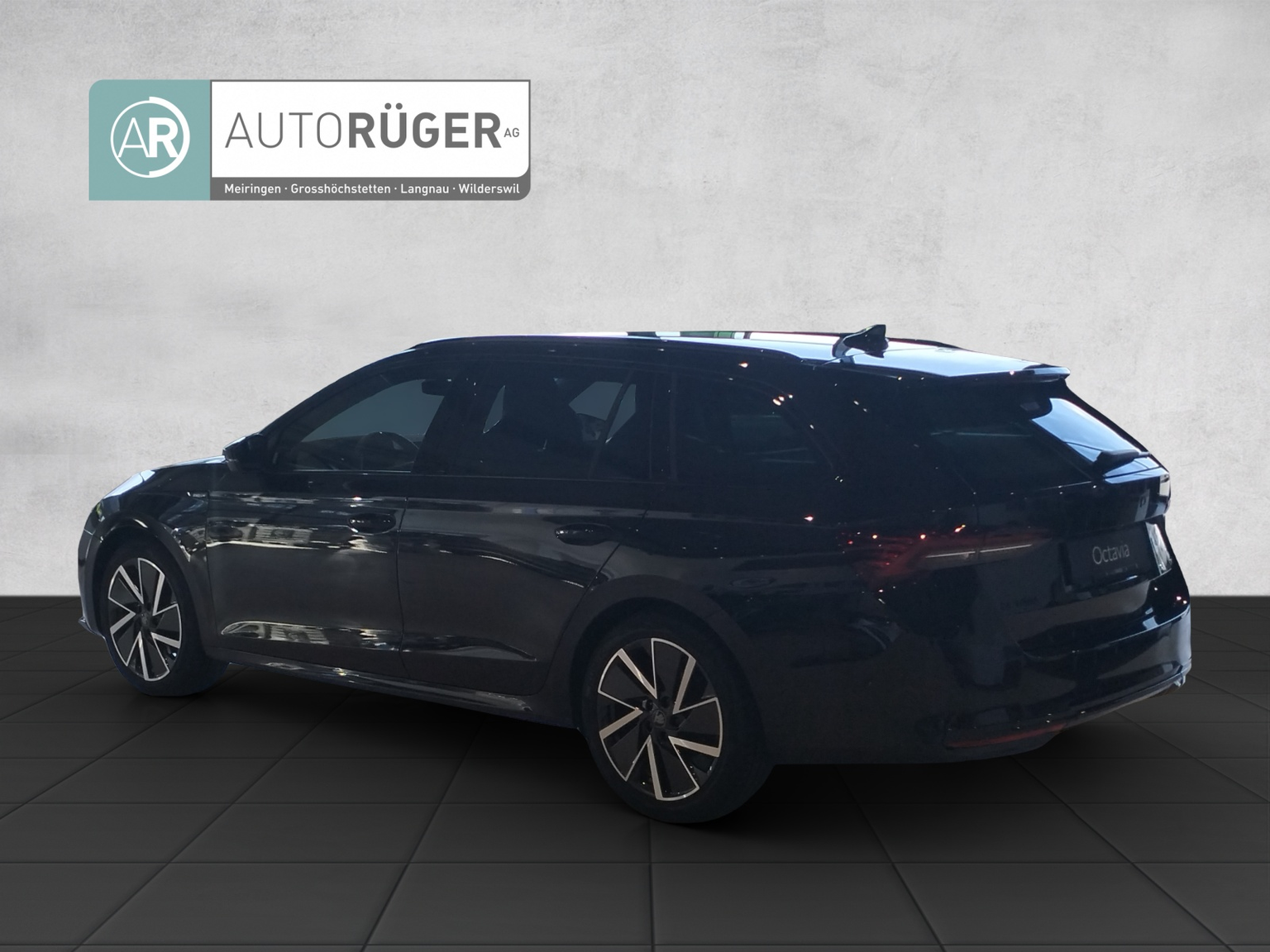 SKODA Octavia Combi 2.0 TSI DSG Dynamic 4x4
