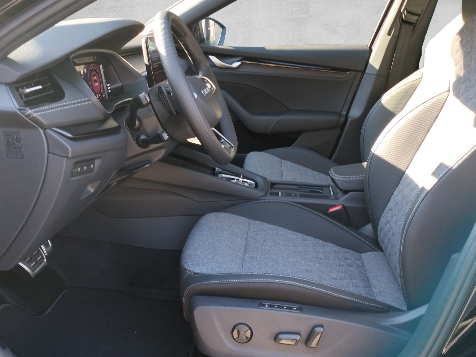 SKODA Octavia Combi 2.0 TSI DSG Dynamic 4x4