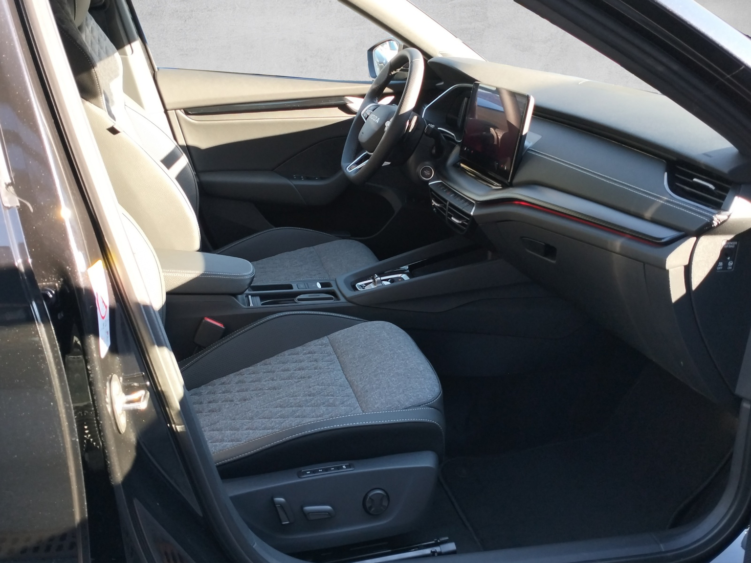 SKODA Octavia Combi 2.0 TSI DSG Dynamic 4x4