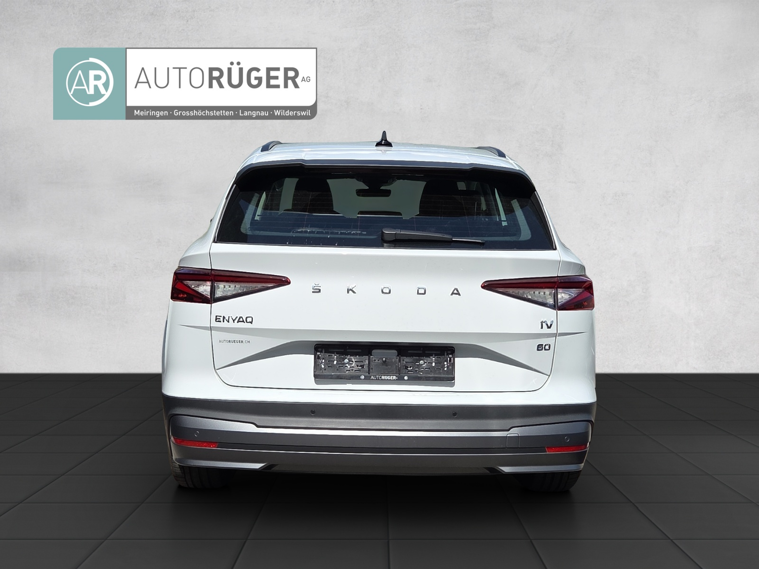 SKODA Enyaq iV 60 // gepflegtes Fahrzeug 8-fach bereift, im Kundenauftrag zu verkaufen