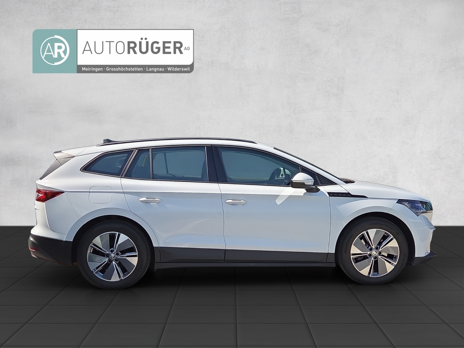 SKODA Enyaq iV 60 // gepflegtes Fahrzeug 8-fach bereift, im Kundenauftrag zu verkaufen