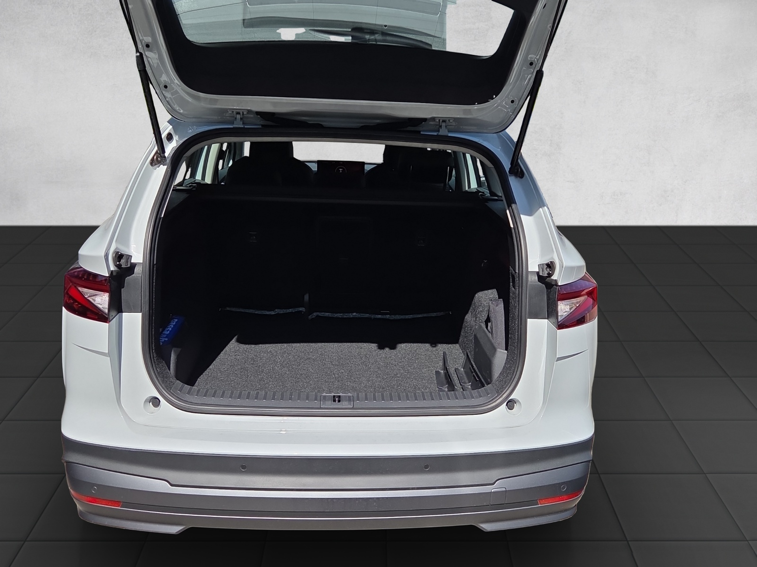 SKODA Enyaq iV 60 // gepflegtes Fahrzeug 8-fach bereift, im Kundenauftrag zu verkaufen