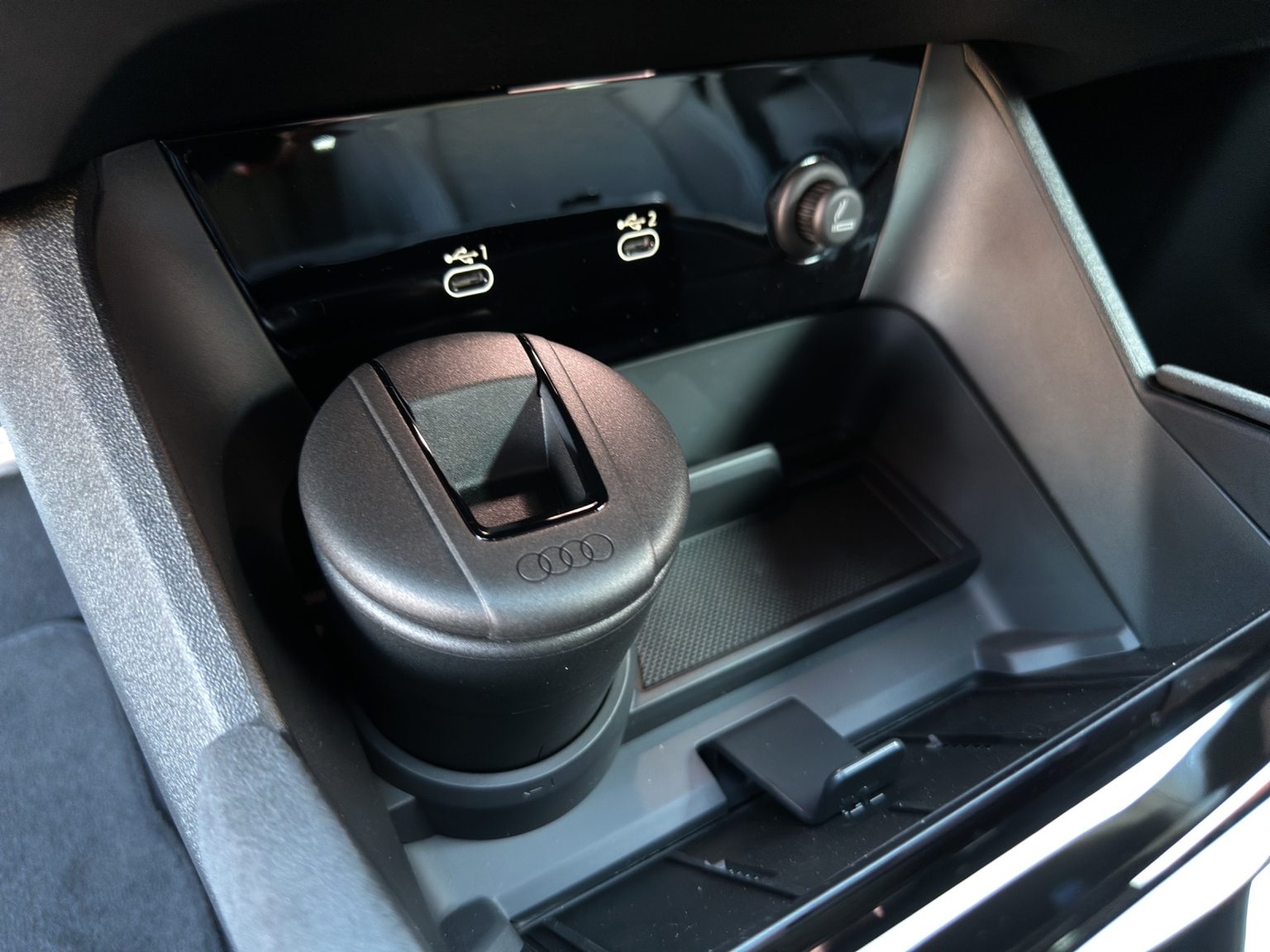 AUDI A6 Avant e-tron quattro