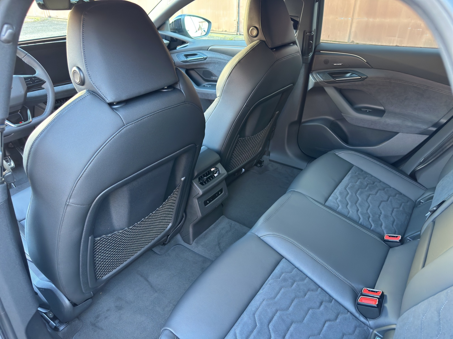 AUDI A6 Avant e-tron quattro