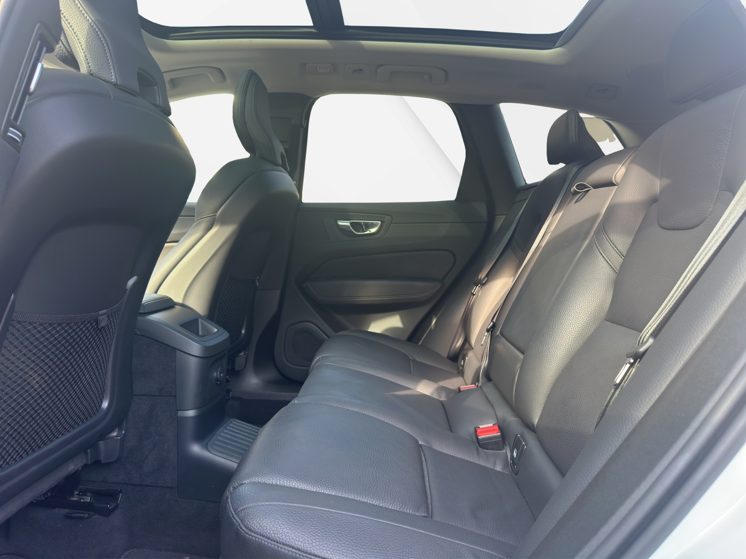 VOLVO XC60 2.0 T6 TE Ultra Dark eAWD