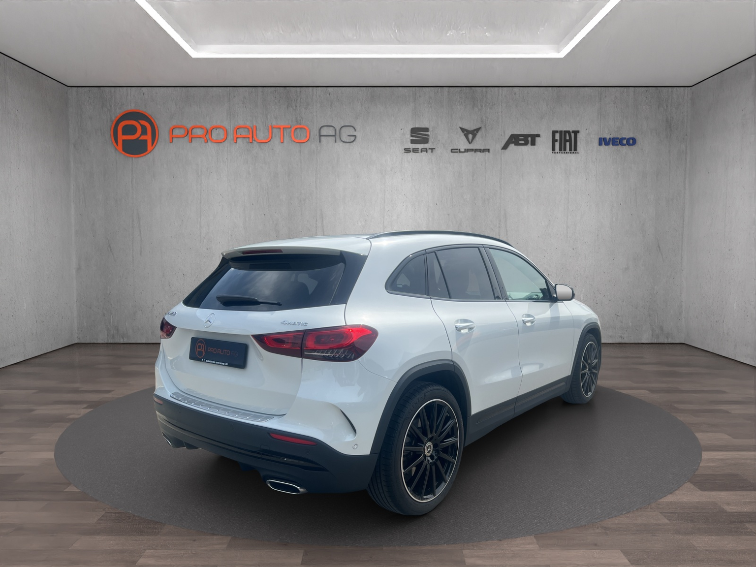 MERCEDES-BENZ GLA 250 4Matic AMG Line 8G-DCT