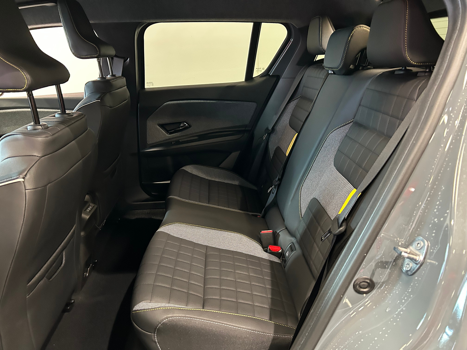 RENAULT R4 E-Tech Comfort Range 52 kWh Iconic
