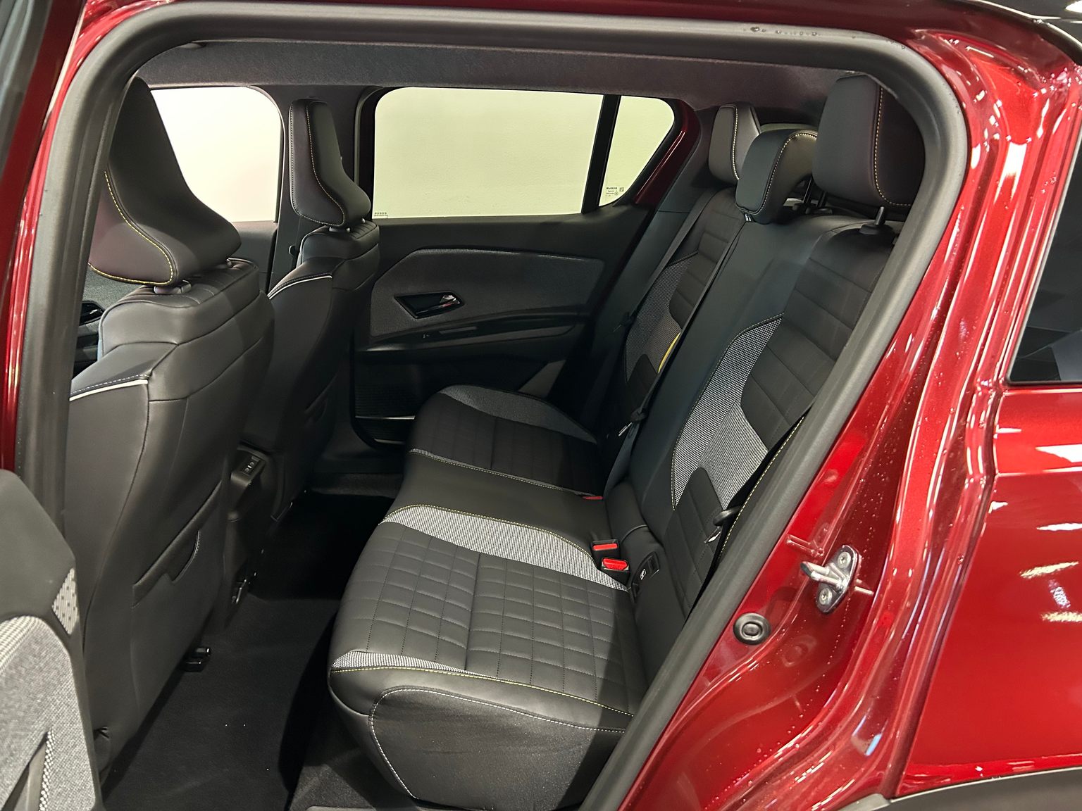 RENAULT R4 E-Tech Comfort Range 52 kWh Iconic