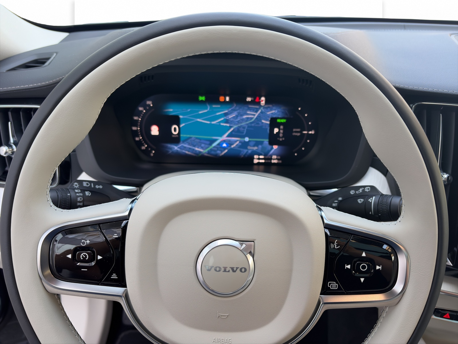 VOLVO XC60 2.0 T6 TE Ultra Dark eAWD