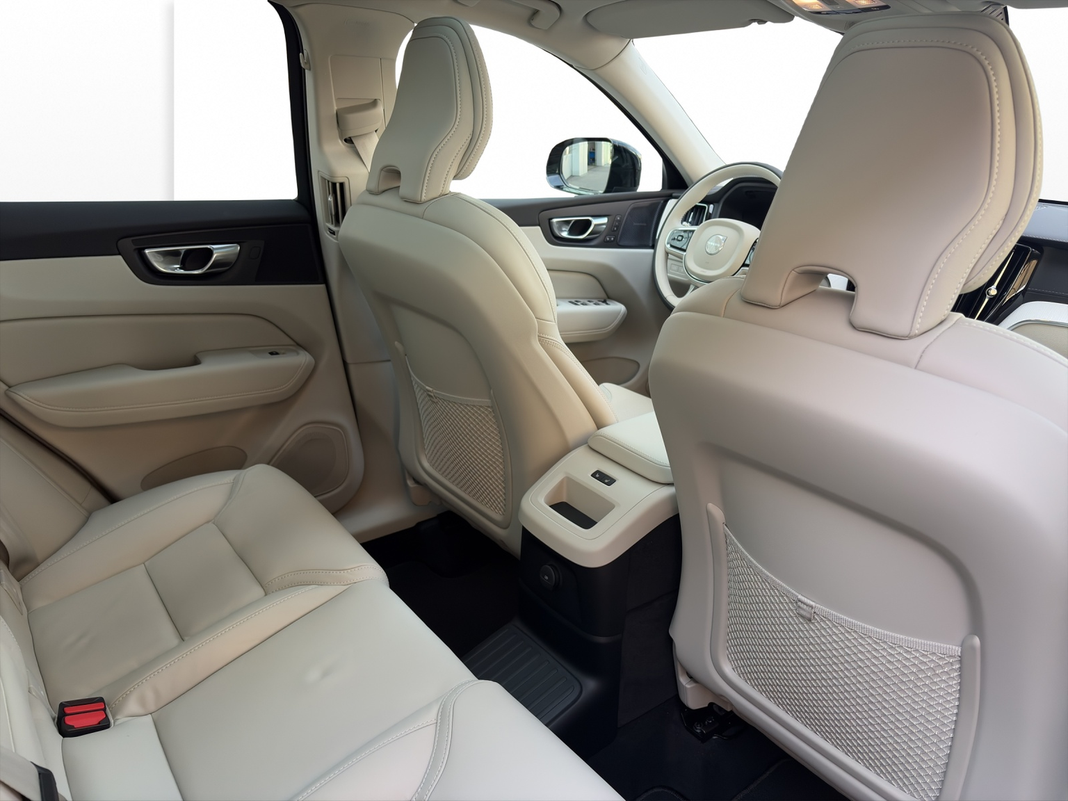 VOLVO XC60 2.0 T6 TE Ultra Dark eAWD
