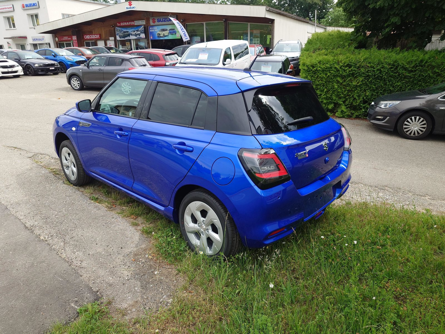 SUZUKI Swift 1.2 Sakura Hybrid 4x4