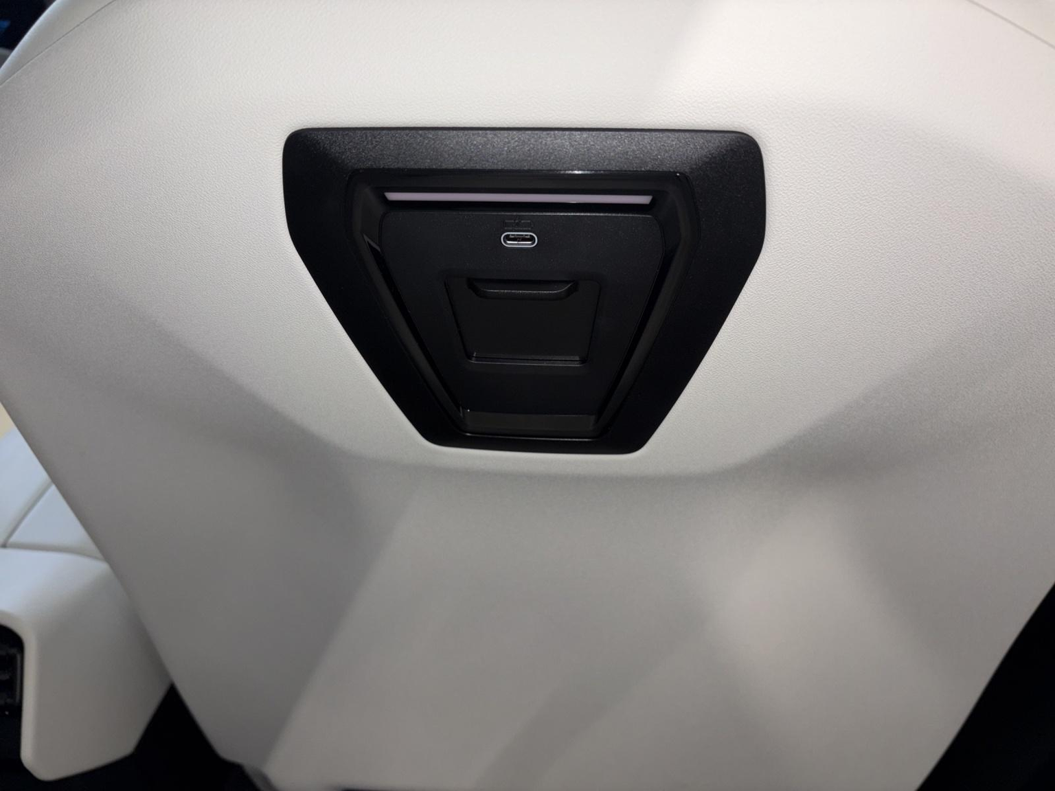 BMW i5 xDrive40