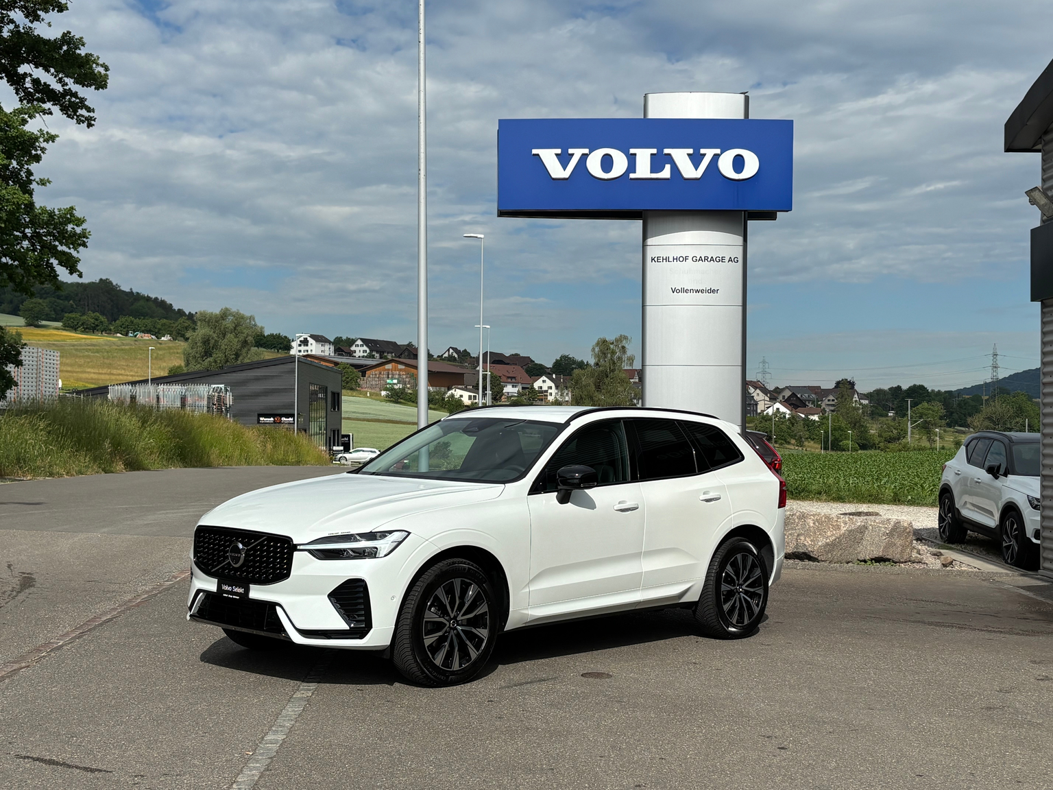 VOLVO XC60 2.0 B5 MH Plus Dark AWD